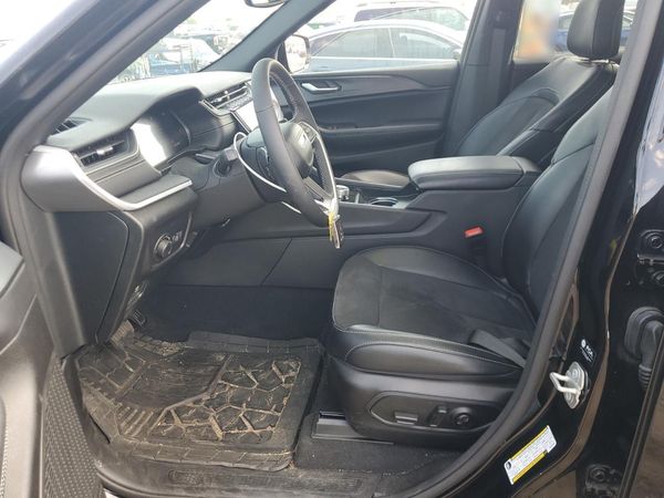 2024 JEEP GRAND CHEROKEE LAREDO 4X4