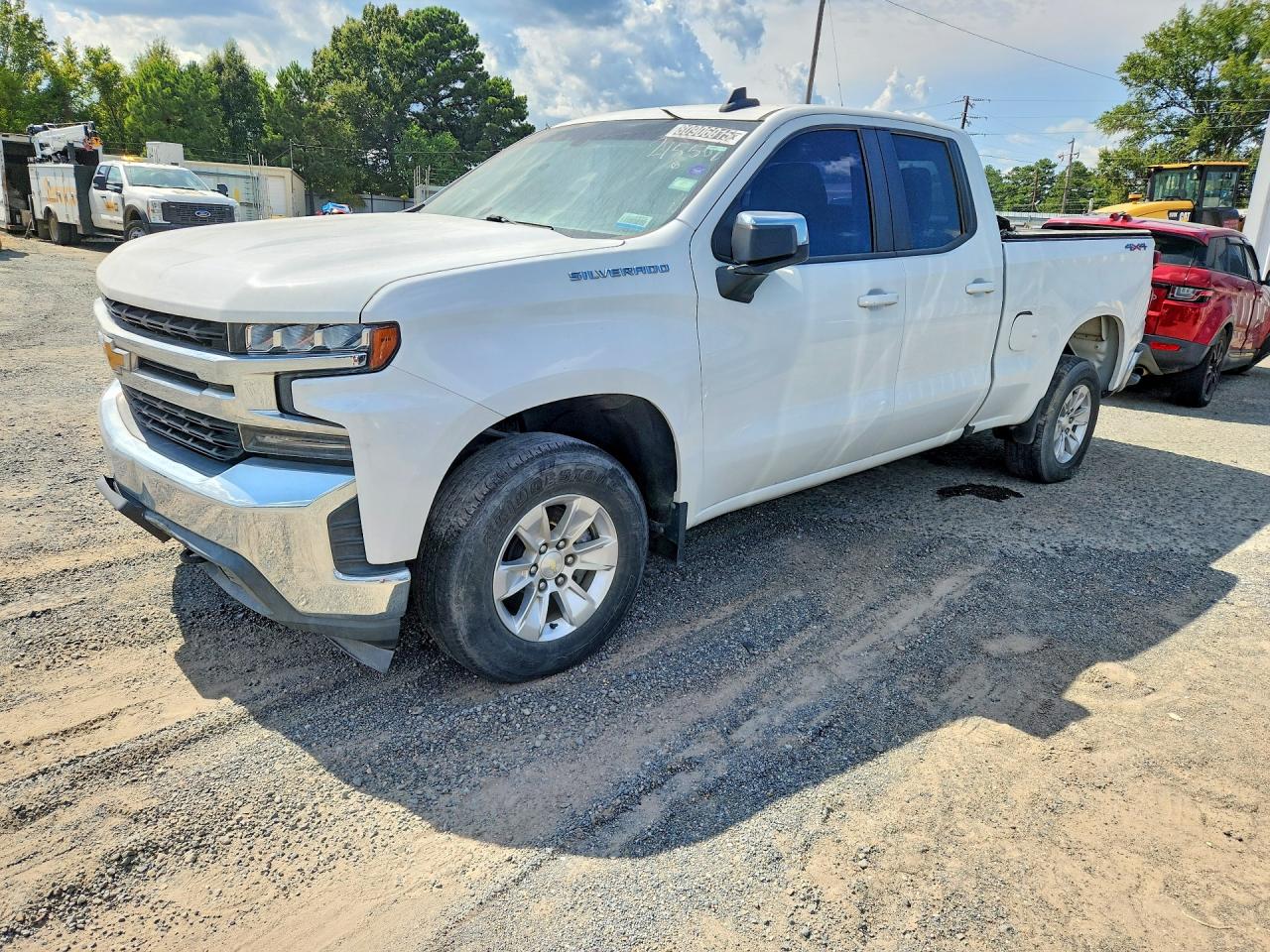 2020 CHEVROLET SILVERADO LT — Front 3/4