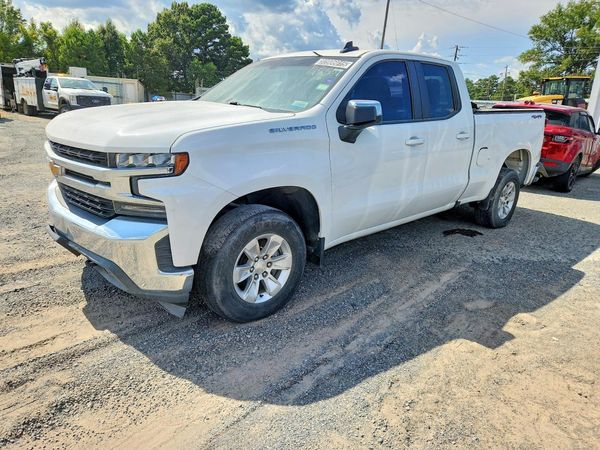 2020 CHEVROLET SILVERADO LT — Front 3/4