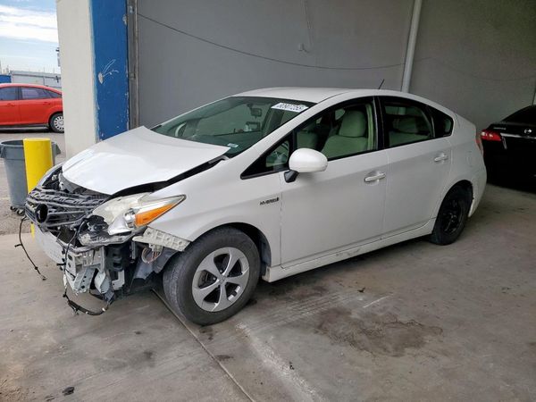 2014 TOYOTA PRIUS