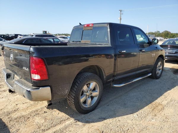 2018 RAM 1500 SLT CREW CAB 4X4