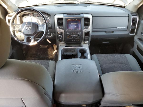 2018 RAM 1500 SLT CREW CAB 4X4