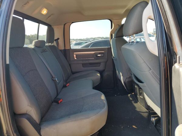 2018 RAM 1500 SLT CREW CAB 4X4