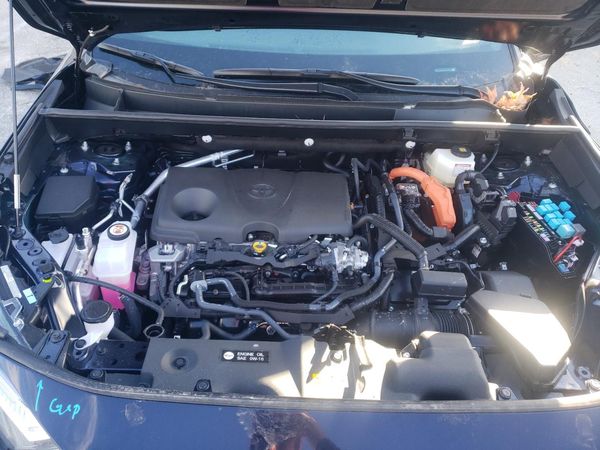 2024 TOYOTA RAV4 XLE — Engine bay