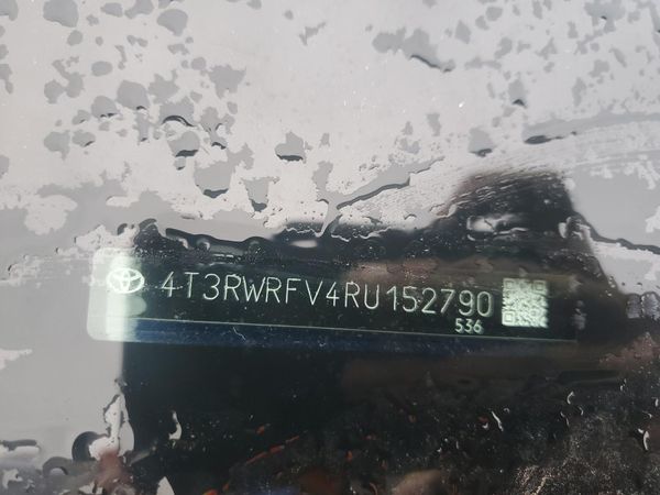 2024 TOYOTA RAV4 XLE — VINS