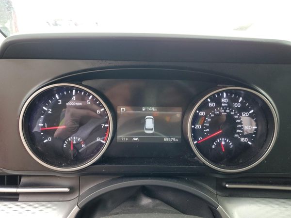 2022 KIA CARNIVAL LX