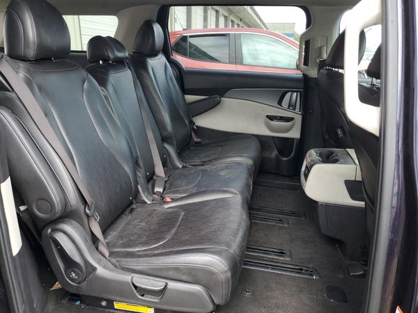 2022 KIA CARNIVAL LX