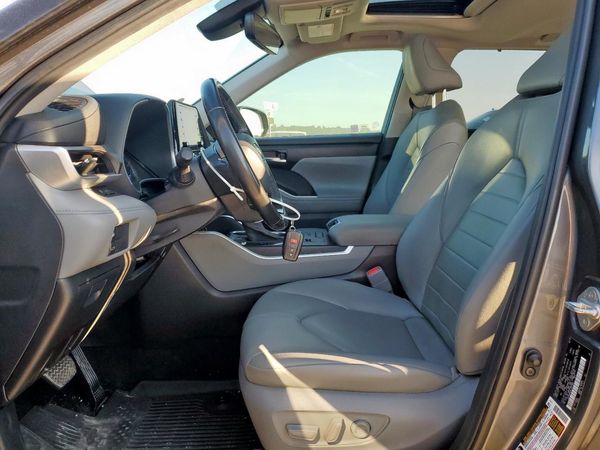 2020 TOYOTA HIGHLANDER