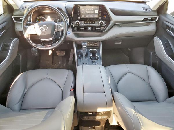 2020 TOYOTA HIGHLANDER