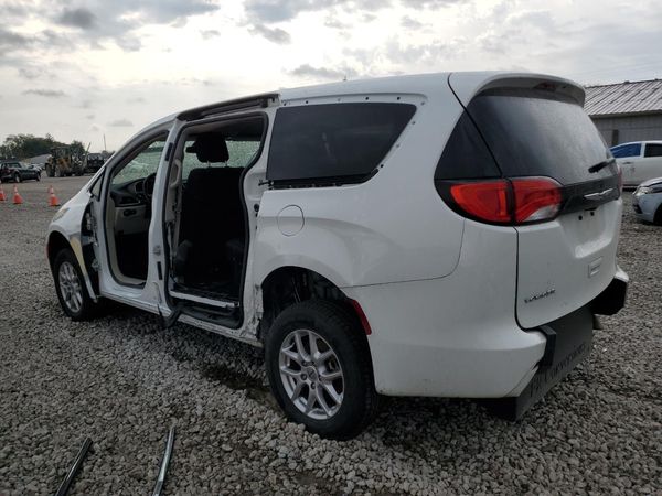 2022 CHRYSLER VOYAGER