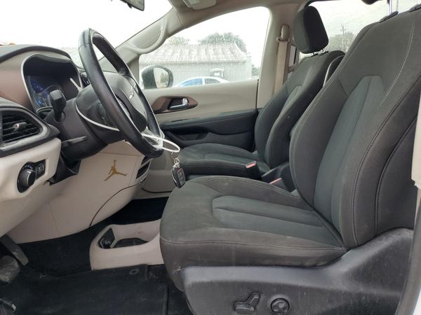 2022 CHRYSLER VOYAGER