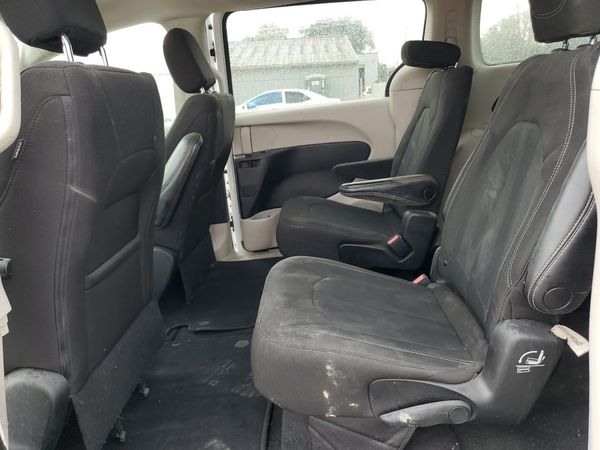 2022 CHRYSLER VOYAGER