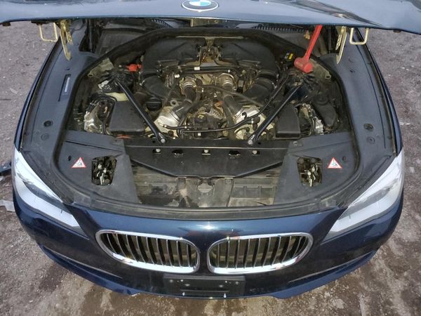 2014 BMW 750