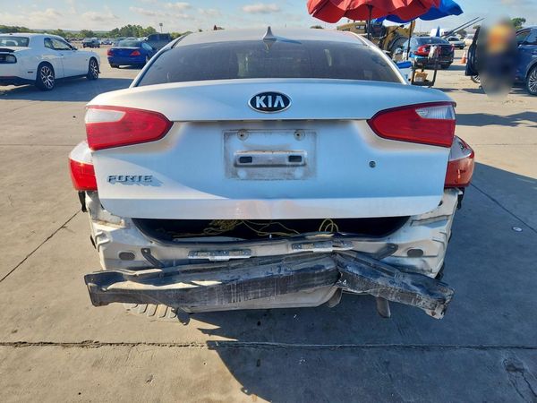 2015 KIA FORTE LX
