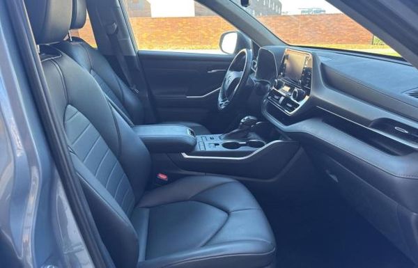 2020 TOYOTA HIGHLANDER