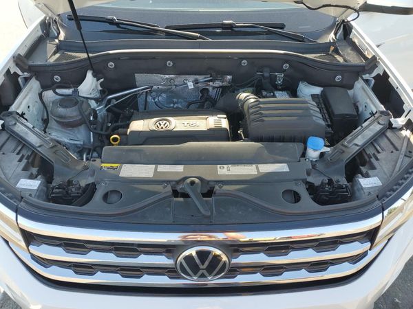 2020 VOLKSWAGEN ATLAS CROSS SPORT 4Motion S — Engine bay