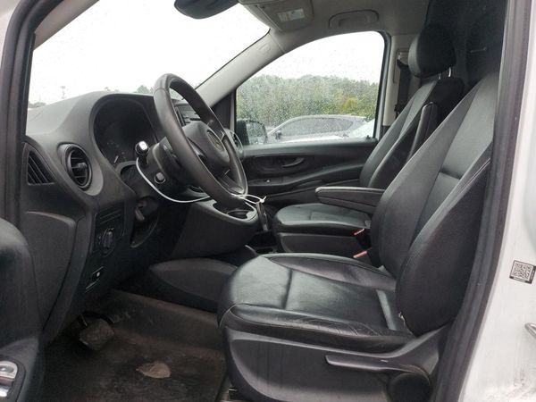 2016 MERCEDES-BENZ METRIS