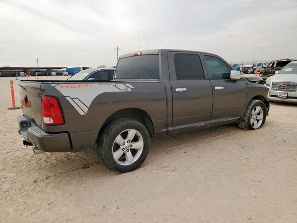 2014 RAM 1500 ST CREW CAB 4X2