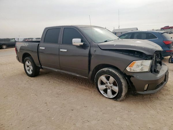 2014 RAM 1500 ST CREW CAB 4X2