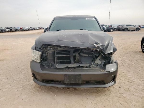 2014 RAM 1500 ST CREW CAB 4X2