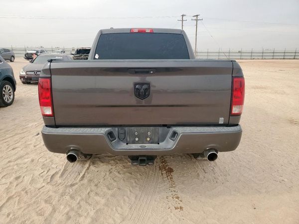 2014 RAM 1500 ST CREW CAB 4X2