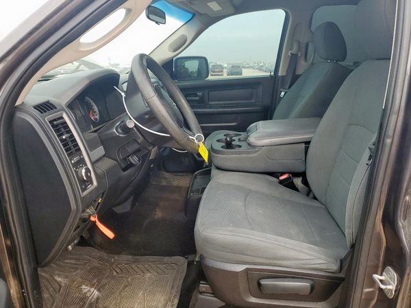 2014 RAM 1500 ST CREW CAB 4X2