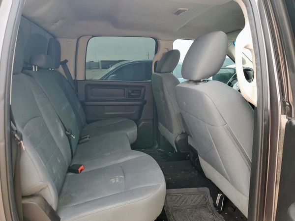 2014 RAM 1500 ST CREW CAB 4X2