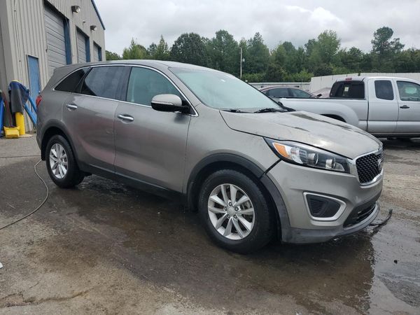 2017 KIA SORENTO L, LX