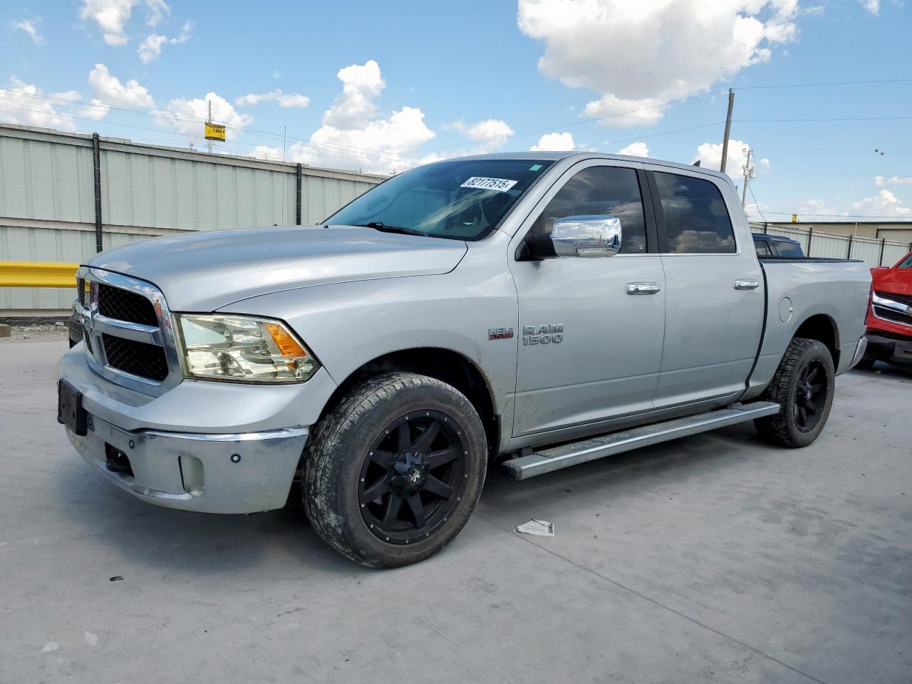 2017 RAM 1500 SLT CREW CAB 4X4