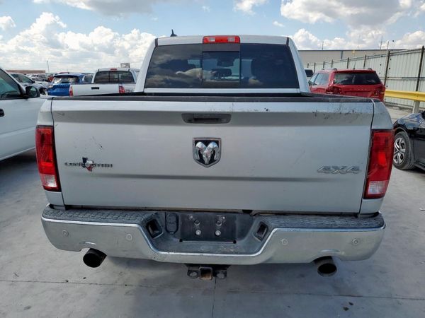 2017 RAM 1500 SLT CREW CAB 4X4