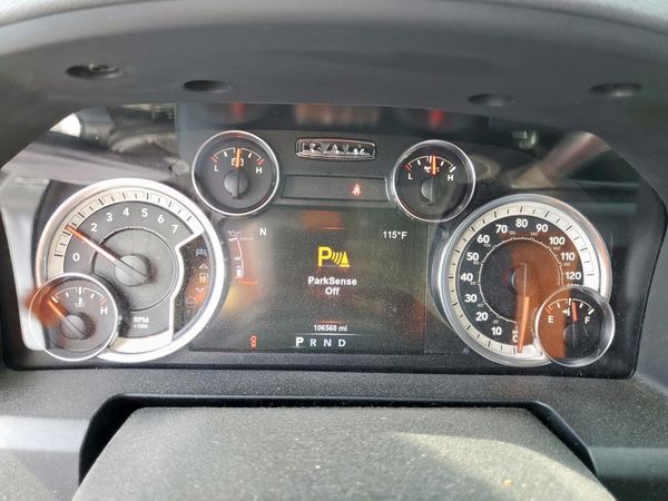 2017 RAM 1500 SLT CREW CAB 4X4