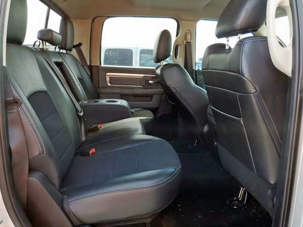 2017 RAM 1500 SLT CREW CAB 4X4