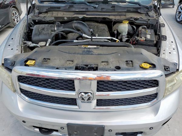 2017 RAM 1500 SLT CREW CAB 4X4