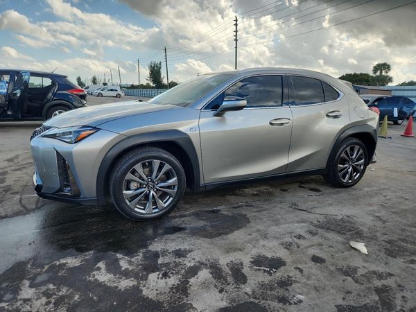 2019 LEXUS UX 200