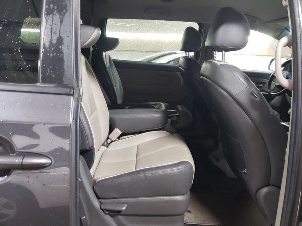 2016 KIA SEDONA