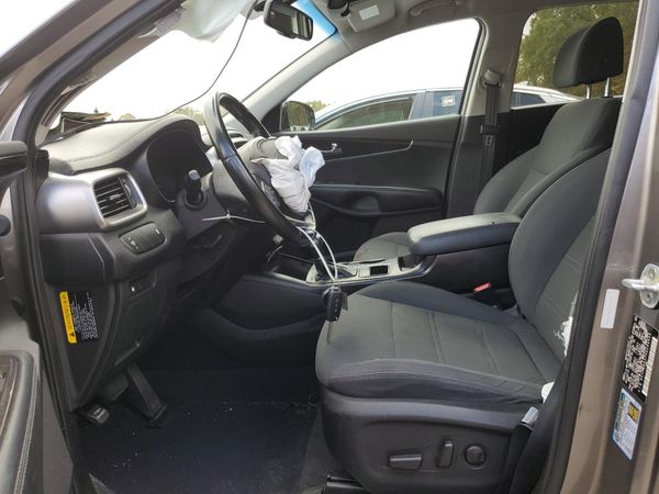 2017 KIA SORENTO L, LX