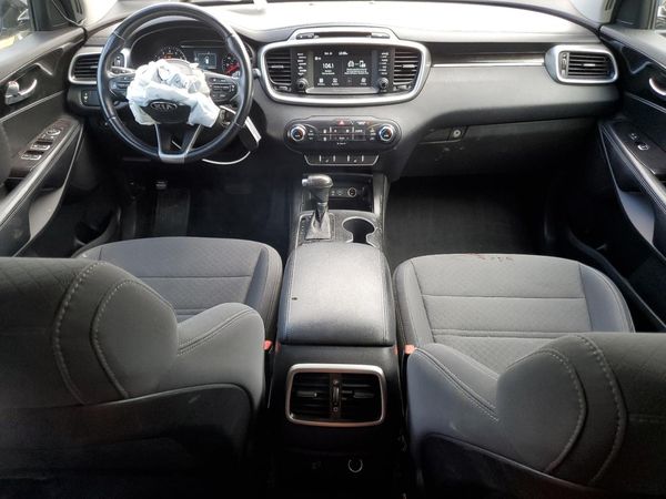 2017 KIA SORENTO L, LX