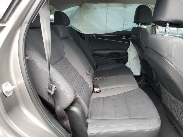 2017 KIA SORENTO L, LX