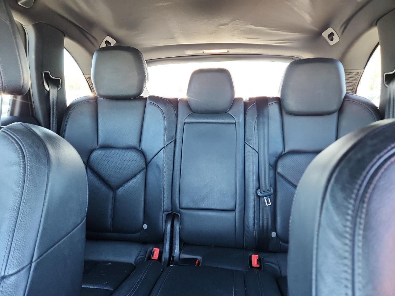 2014 PORSCHE CAYENNE