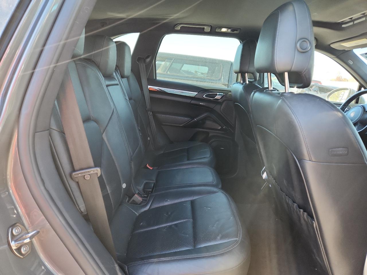 2014 PORSCHE CAYENNE