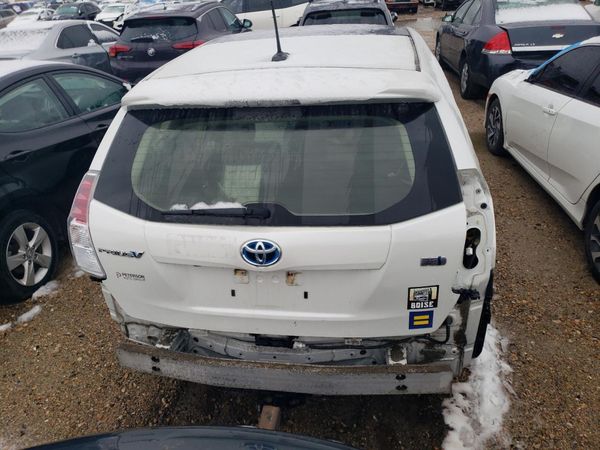 2016 TOYOTA PRIUS