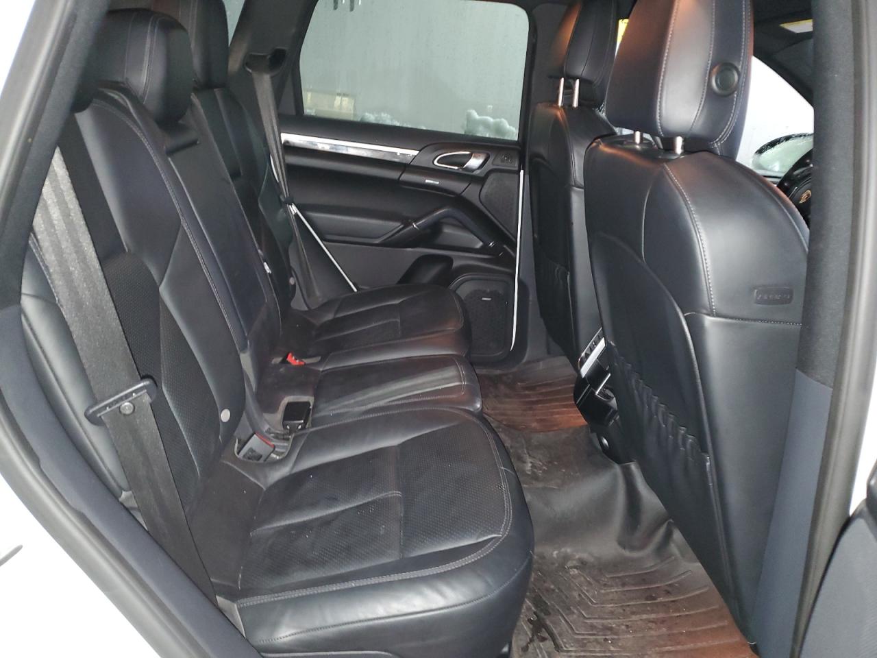 2013 PORSCHE CAYENNE