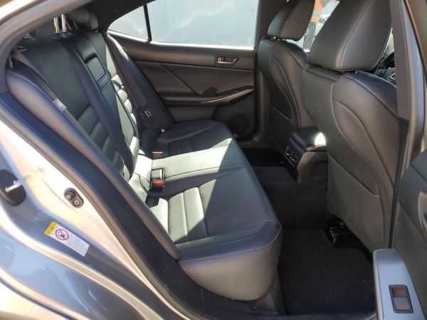 2018 LEXUS IS