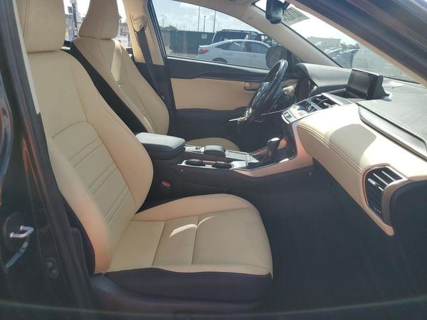 2021 LEXUS NX 300 Comfort — DENT