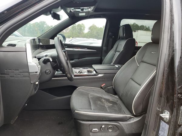 2025 CADILLAC ESCALADE Sport — DENT