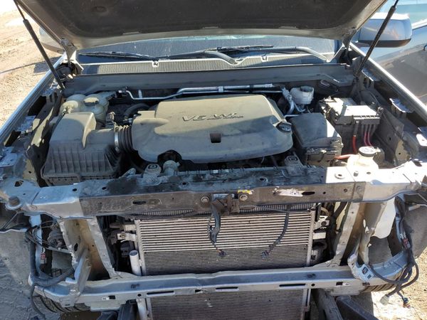 2020 CHEVROLET COLORADO LT — Engine bay