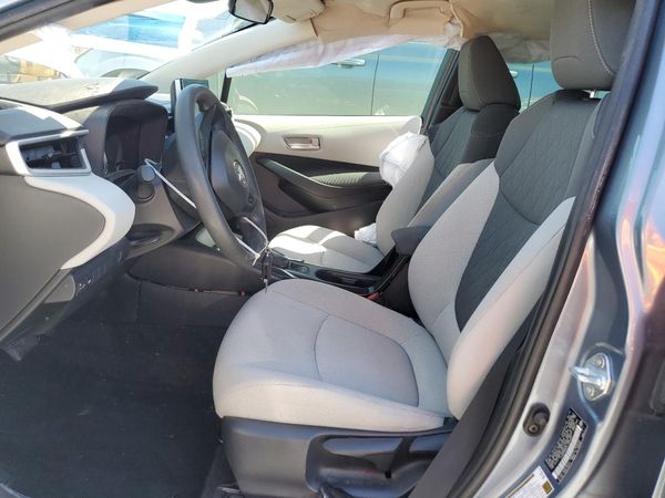 2020 TOYOTA COROLLA LE — DENT