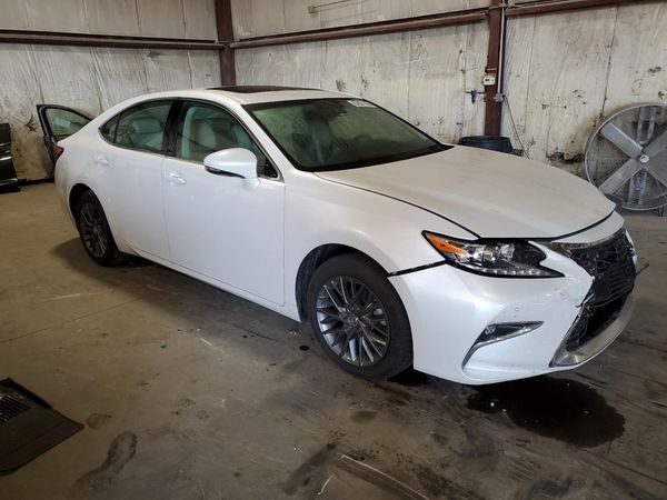 2018 LEXUS ES