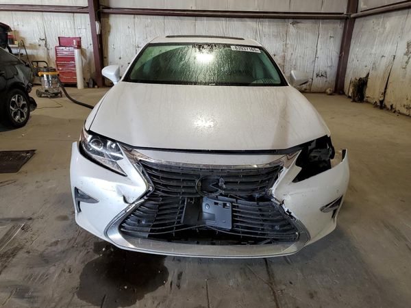2018 LEXUS ES