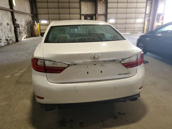 2018 LEXUS ES